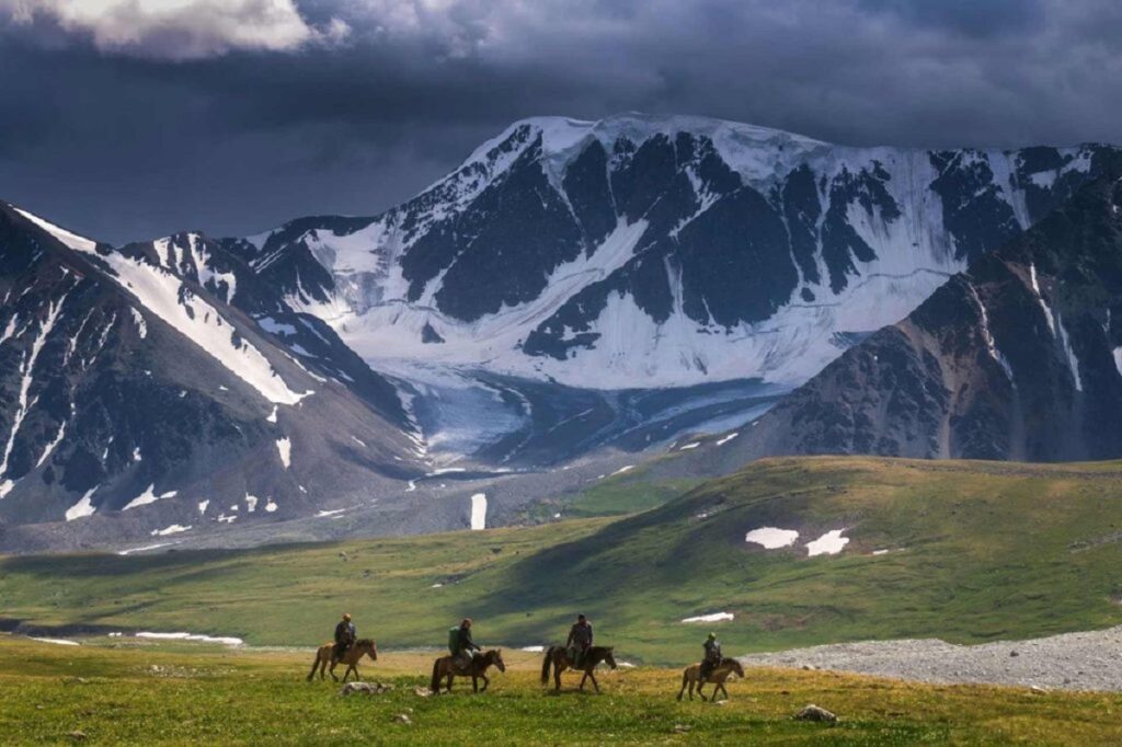- Secret World Guide to Gobi Gurvansaikhan National Park