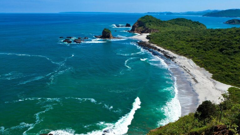 Guide to Machalilla National Park