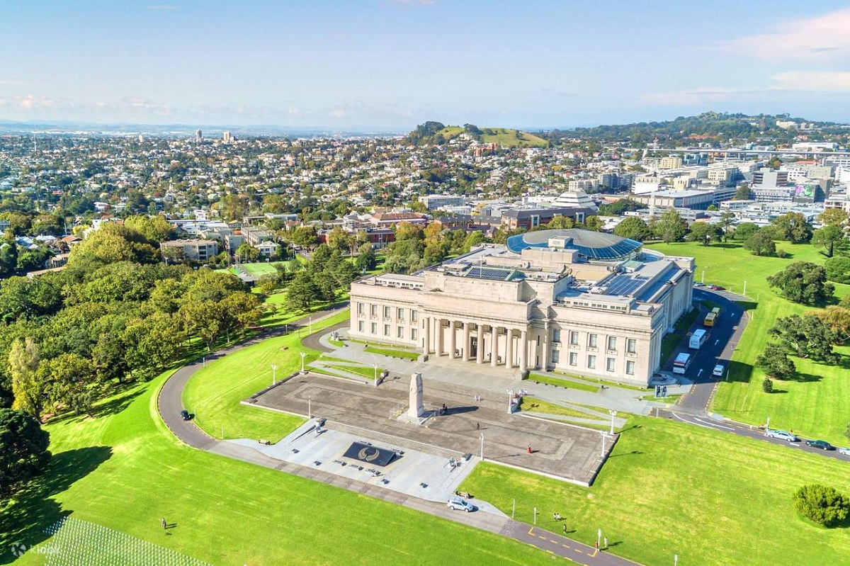 Most Famous Landmarks in Oceania Worth Visiting