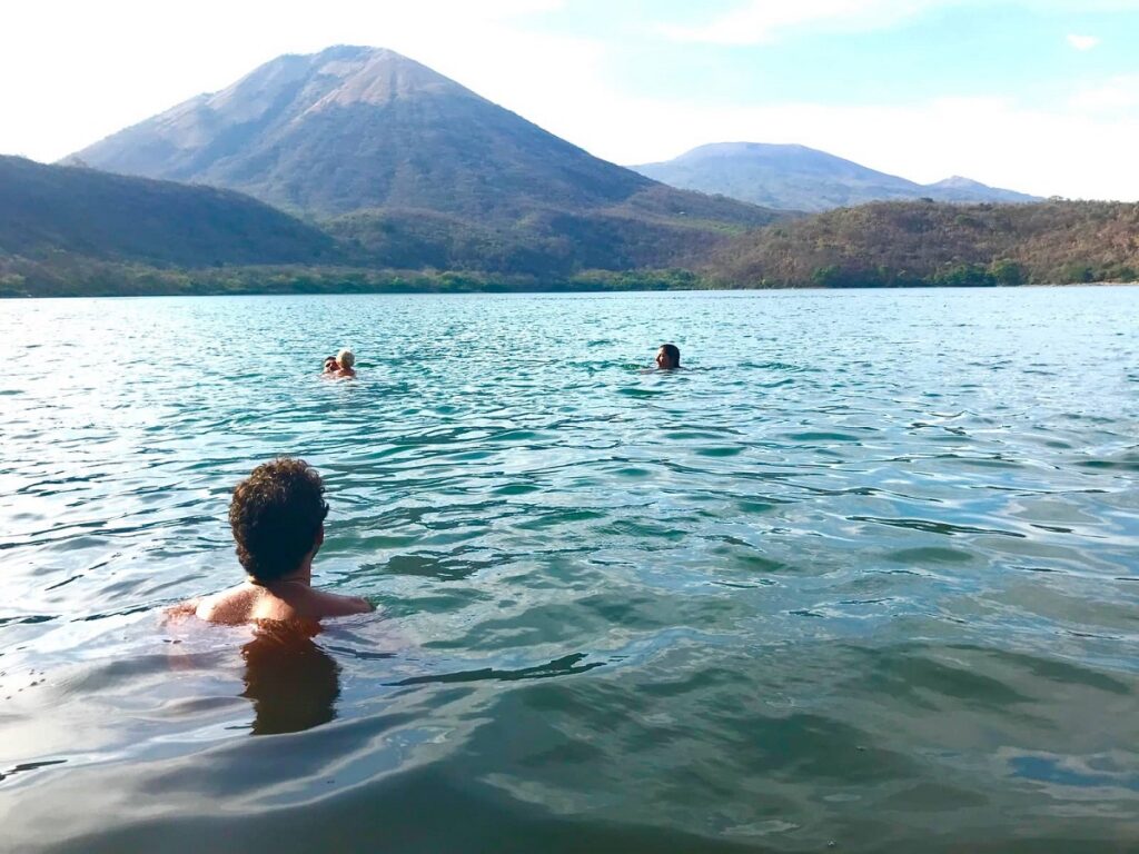 Guide to Laguna del Tigre National Park